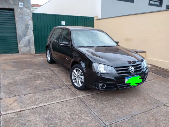 Volkswagen Golf Sportline 1.6 MI Total Flex 8V 4P 2013
