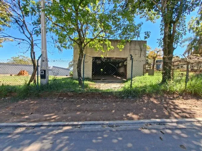 BARRACÃO, COM 240 M² Caputera
