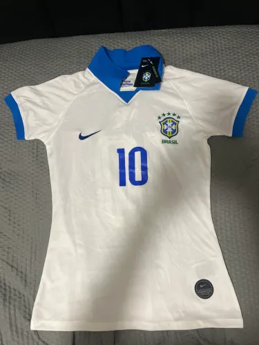 Baby Look do Brasil Tamanho: M (feminino) com nome atrás