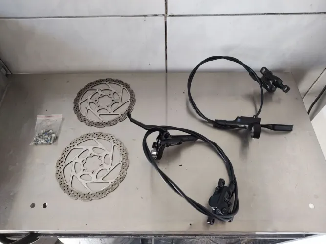 Freios hidráulicos Shimano MT200  