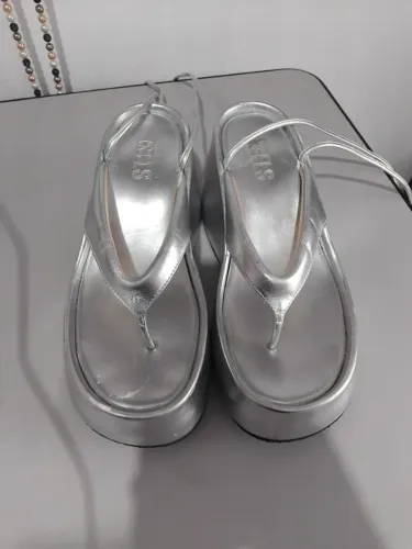 Salto alto da Heels (40 reais cada N°38)