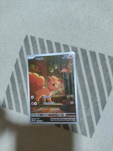 Carta pokémon Full arte da "Vulpix" 