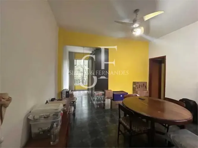Rio Comprido - Avenida Paulo de Frontin - Apartamento 2 quartos, banheiro social e vaga.