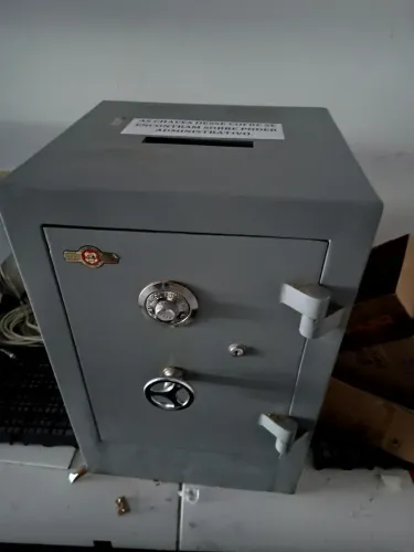 Vendo Cofre Americano com boca de lobo