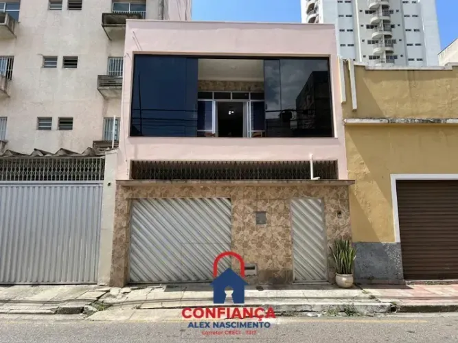 Imóvel de 2 Pavimentos atrás do Shopping Boulevard, para Residência, Clínica e Comércio -