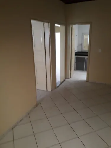 Vende-se casa no bairro da lixeira. 