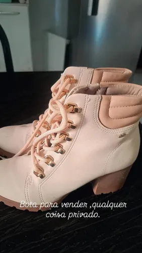 Vende-se bota