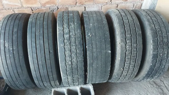 Pneus 215/70 17.5 para caminhão ¾