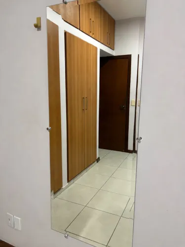 VENDE-SE ESPELHO CORPO INTEIRO