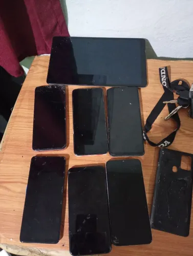Celular e notebook pra concertar ou retirar peças