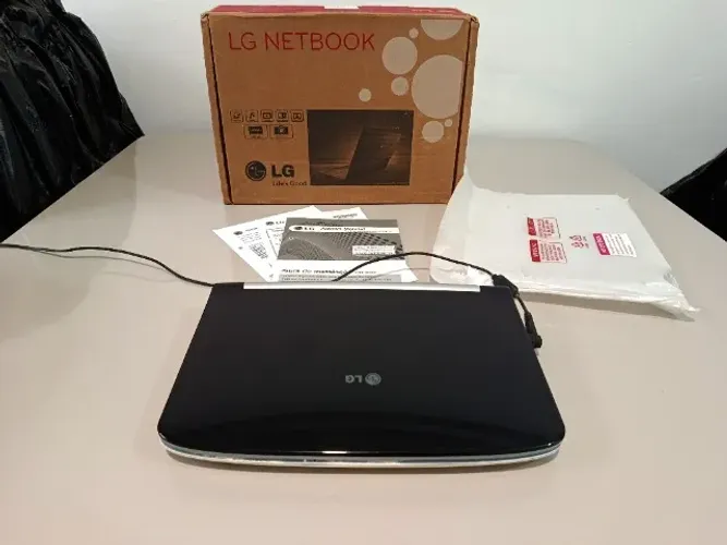 LG X200 na caixa para colecionadores