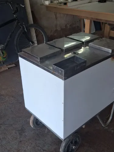 Carrinho de cachorro quente à venda