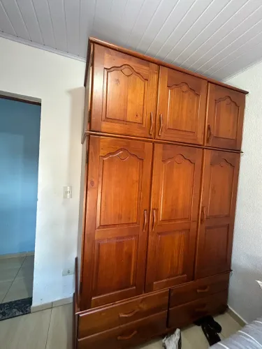 GUARDA ROUPA MADEIRA MACIÇA