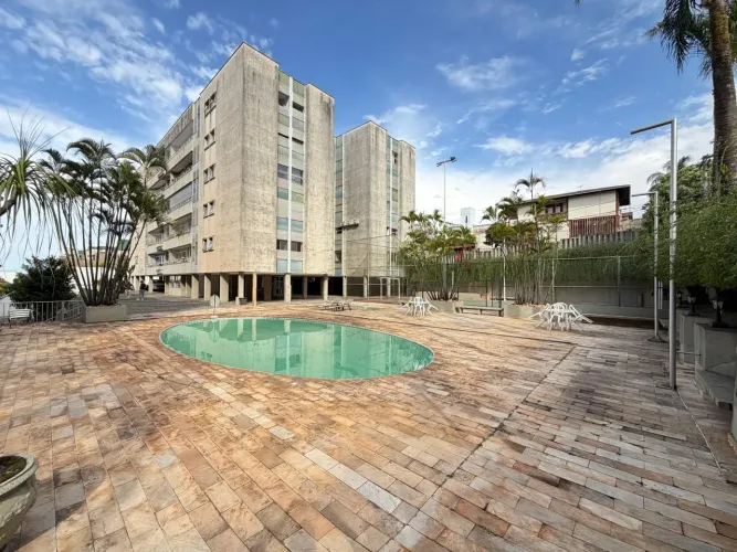 Apartamento com 5 quartos sendo 1 suíte 4 banheiros 2 vagas