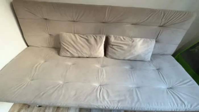 Vendo sofa-cama 3 lugares bege