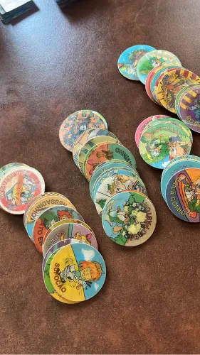 Coleção de tazos tiny toon com 70 tazos sem repetição!