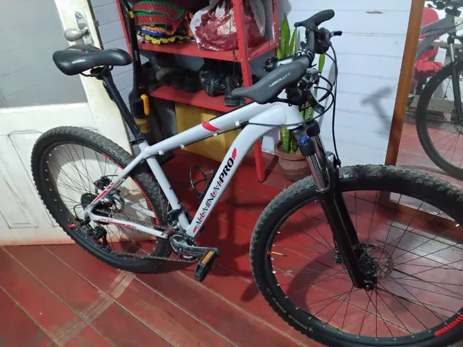 Bicicleta aro 29 quadro 19 nova