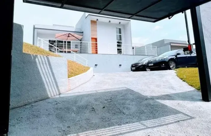 Casa terrea com 101m² contruida e area total de 524m² Parque Rizzo - Cotia - SP