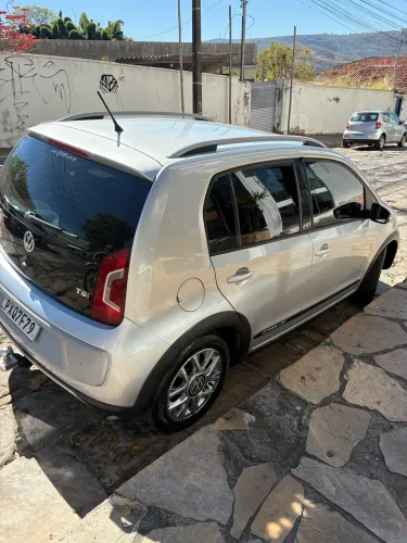 Volkswagen Up! Cross 1.0 TSI Total Flex 12V 5P 2017