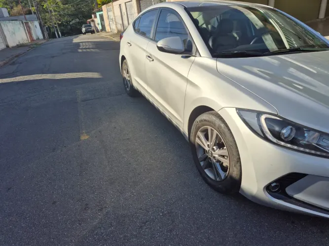 Hyundai Elantra 2.0 16V Flex Aut. 2018