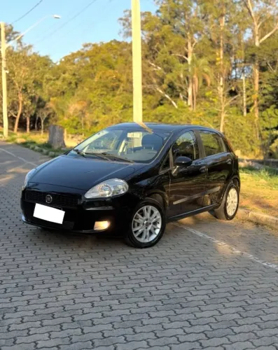 Fiat Punto Attractive 1.4 Fire Flex 8V 5P 2011