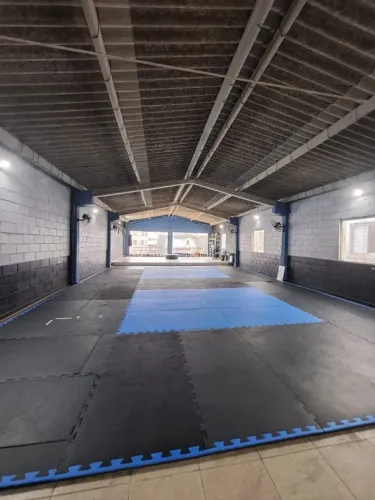 Aluga-se Academia em horários vagos (espaço pronto para dar aula) - Salão 200 m²