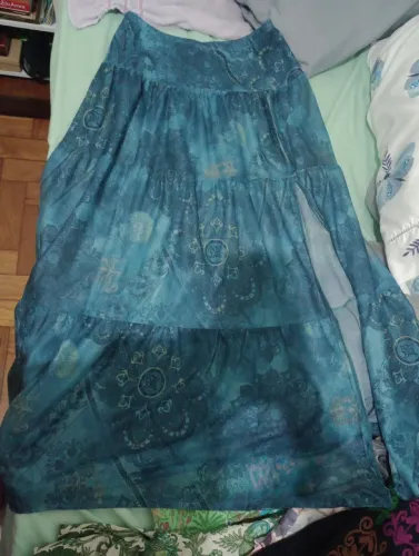 Roupas (vestidos, saias etc)