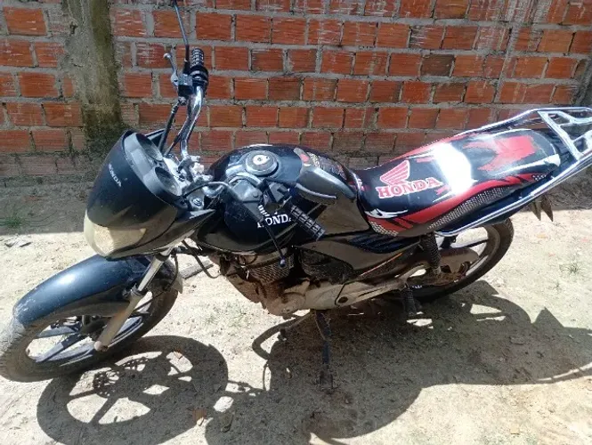 Vendo moto perfeito estado chama no ZAP *