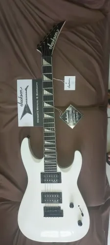 GUITARRA JACKSON JS22