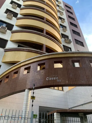 Apartamento para alugar no condomínio Classic no bairro Zona 07 - Maringá/PR