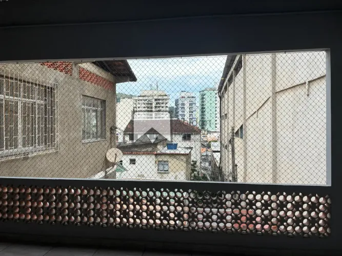 Casa Sobrado de Vila no início da R. Mário Viana à venda - Santa Rosa, Niterói, RJ