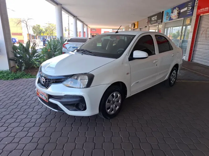 Toyota Etios X Sedan 1.5 Flex 16V 4P Mec. 2020