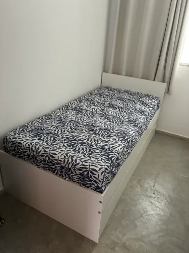 Cama de solteiro com auxiliar e com colchão