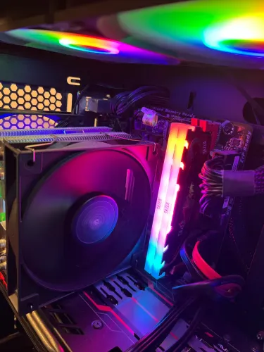 I7 8700 + Gigabyte b360m gaming HD