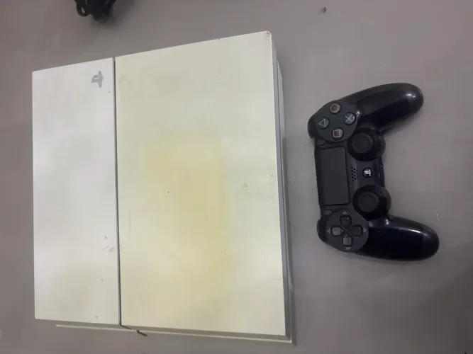 Vendo ou troco,ps4 fat branco com mais um jogo,troco por(nitendo switch)