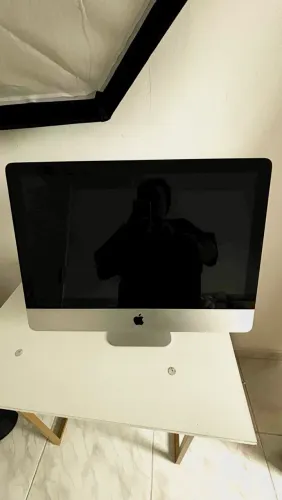 iMac 21,5" (Mid 2010) - Intel Core i3 | 10GB RAM | 1TB HD | macOS Sequoia (via OpenCore)
