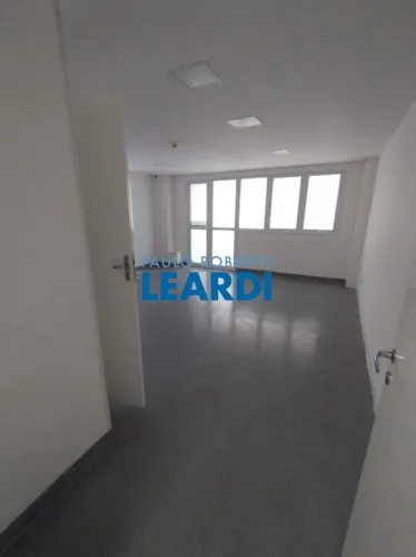 CONJ. COMERCIAL - VILA POMPÉIA - SP