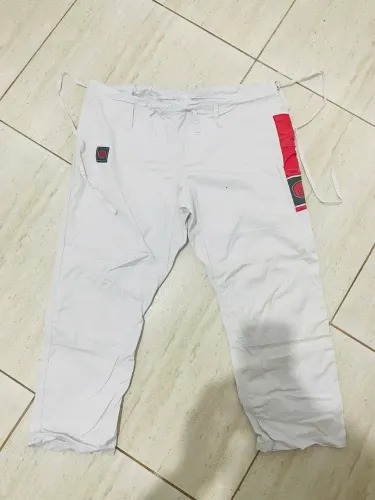 Kimono Jiujitsu A2 com poucas marcas de uso