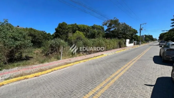 Terreno à Venda no Mariscal com Fundos para Área de Preservação Permanente | Bom