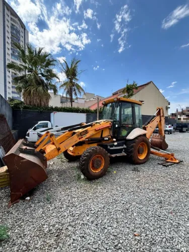 RETROESCAVADEIRA 3C JCB