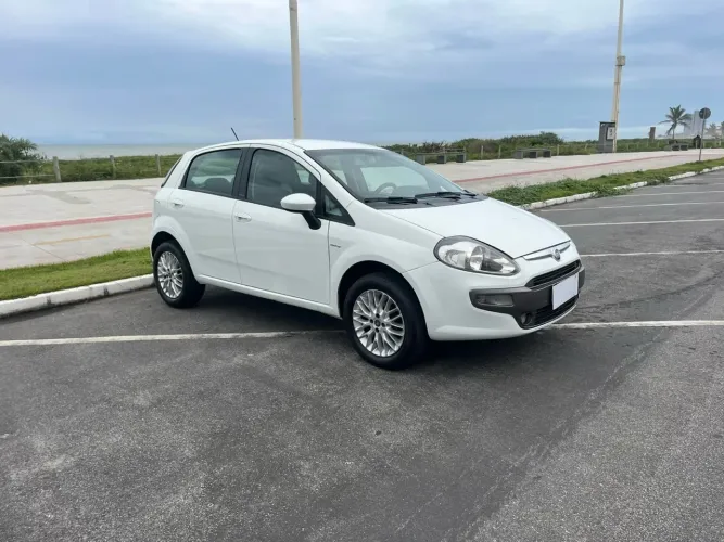Fiat Punto Essence 1.6 Flex 16V 5P 2013