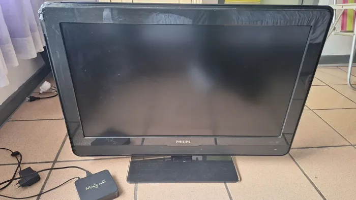 TV 32 Polegadas + TV BOX 4K