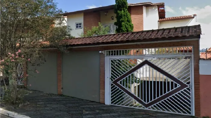 SOBRADO ALTO PADRÃO - 4 DORMS, 8 VAGAS - JD. GUAPIRA - SP