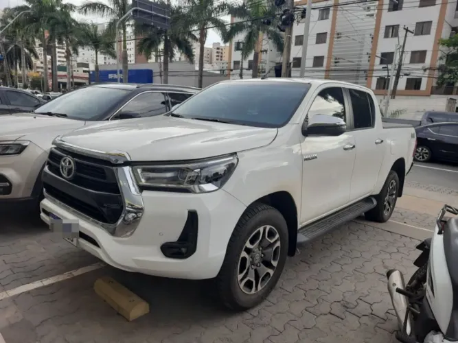 Toyota Hilux CD SRV 4X4 2.8 TDI Diesel Aut. 2025