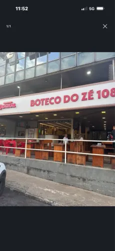 Garçom e auxiliar de serviços gerais