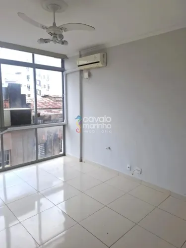 Sala comercial para alugar com 1 banheiro, 60m² - Edifício Banco Comercial - Centro.