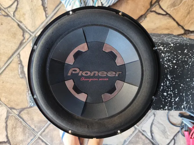 Vendo subwoofer pionner com caixa trio, Parcelo no Cartão 