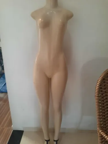 Vendo esses manequins