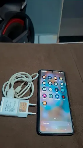 Vendo celular M 53 sansung