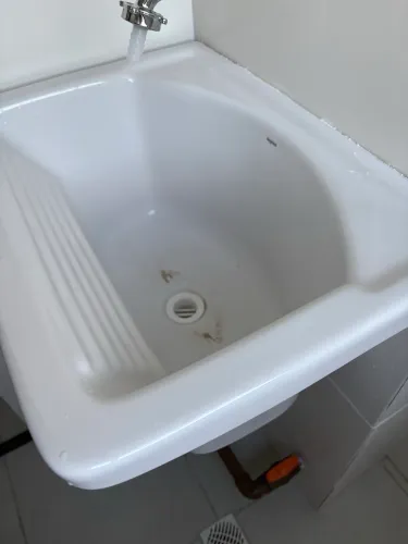 Tanque de Lavanderia em Louça Branco Novo - Compacto e Resistente